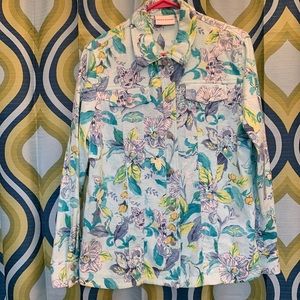 Alfred Dunner women’s size 10 beautiful snap up top, beautiful floral design